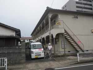 福岡市東区松島Ｓ様アパート【外壁：苔・藻の発生・汚れの染み込みを防ぐ塗料で塗装】：施工前