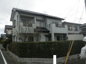 福岡市西区横浜Ｋ様【外壁素材：金属パネル・屋根素材：陶器瓦】【外壁：紫外線に強い塗料で塗装】：施工前