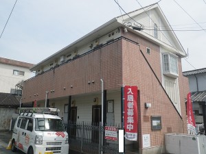 福岡市西区愛宕Ｔ様アパート【外壁素材：窯業系サイディング・屋根素材：スレート瓦】【外壁：防藻・防カビ機能のある塗料/屋根：耐久性・遮熱機能のある塗料で塗装】：施工前