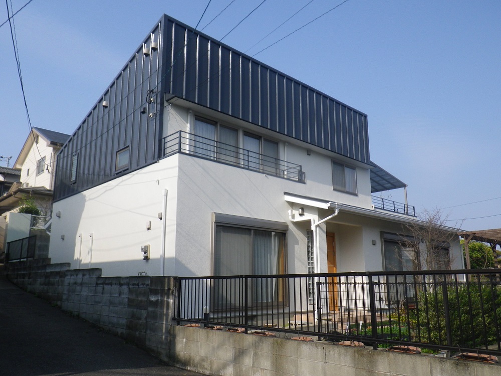 市民講座よりお問い合わせ　福岡市城南区樋井川M様【外壁素材：金属パネル・モルタル　優れた防水性と耐久性のある塗料で塗装・屋根素材：スレート瓦　高耐候性の塗料で塗装】