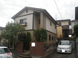 ホームページよりお問い合わせ　福岡県筑紫郡那珂川町片縄北M様【屋根：スレート瓦　遮熱機能のある塗料で塗装・外壁：サイディング板　菌から水分を吸収し成長を止め雨により洗い流す塗料で塗装】：施工前
