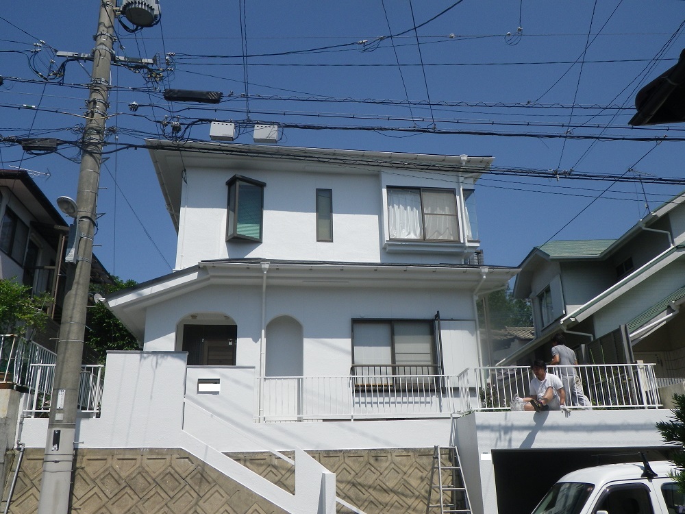施工現場のご近隣様より　福岡市城南区樋井川Y様【外壁素材：モルタル　防藻・防カビ、透湿性に優れた塗料で塗装・屋根素材：スレート瓦からパブコシングルへ　カバー工法】