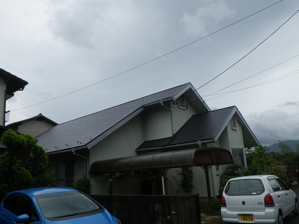 ホームページよりお問い合わせ　福岡市西区拾六町U様【屋根：スレート瓦　高耐久・耐候性のある塗料で塗装】